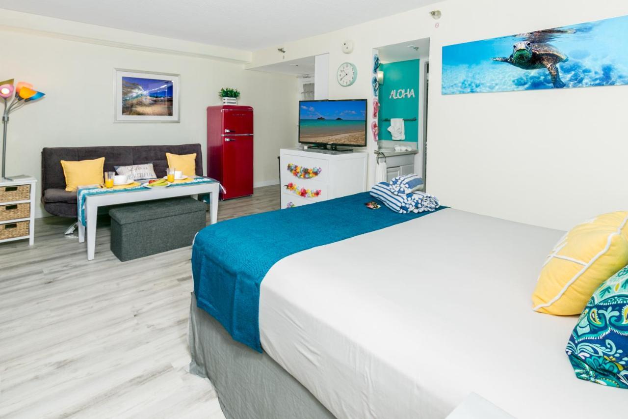Aloha Vibes Await! Stylish Condo At Aloha Surf - Mountain And City Views Honolulu Exterior photo